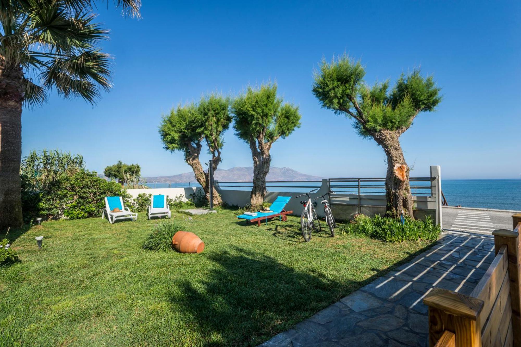 Big Blue Exclusive Beachfront *
